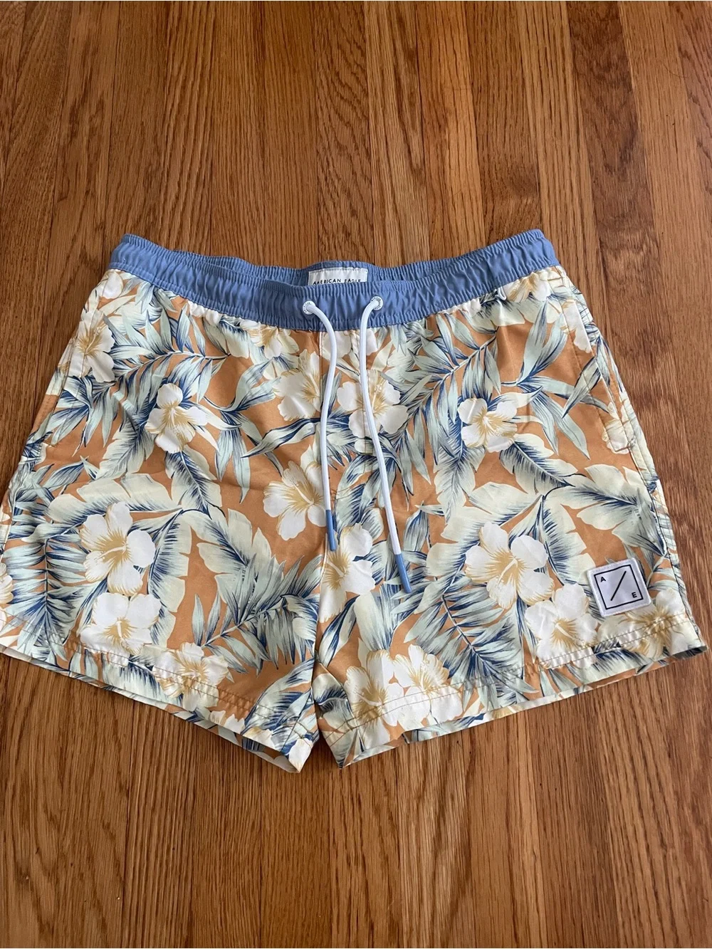 American Eagle tropical Floral lined Swim Trunks Medium